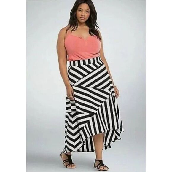 Torrid High-Low Maxi Skirt Black & White Striped 4X #10553716 - Picture 1 of 6